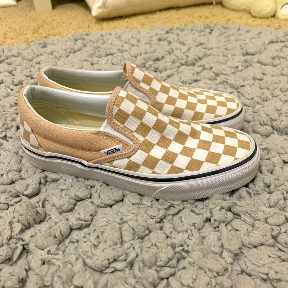 Mavue / Blush checkerboard vans women’s size 6